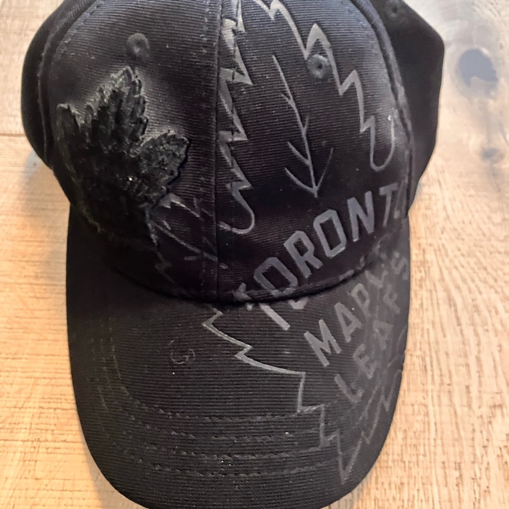 Toronto Maple Leafs Black Cap